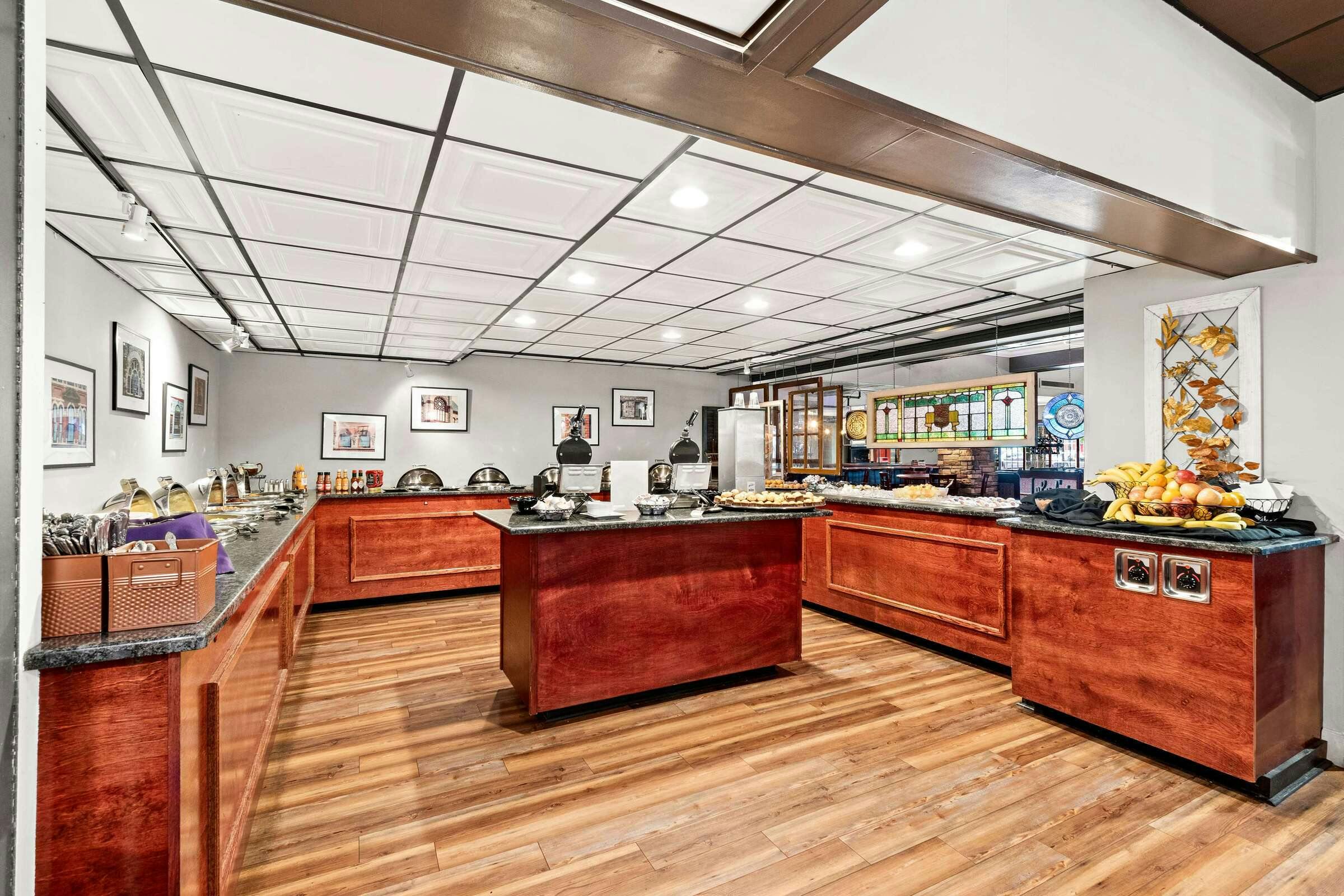 Hotel Sure Stay Signature Collection Genetti Hotel photo 5