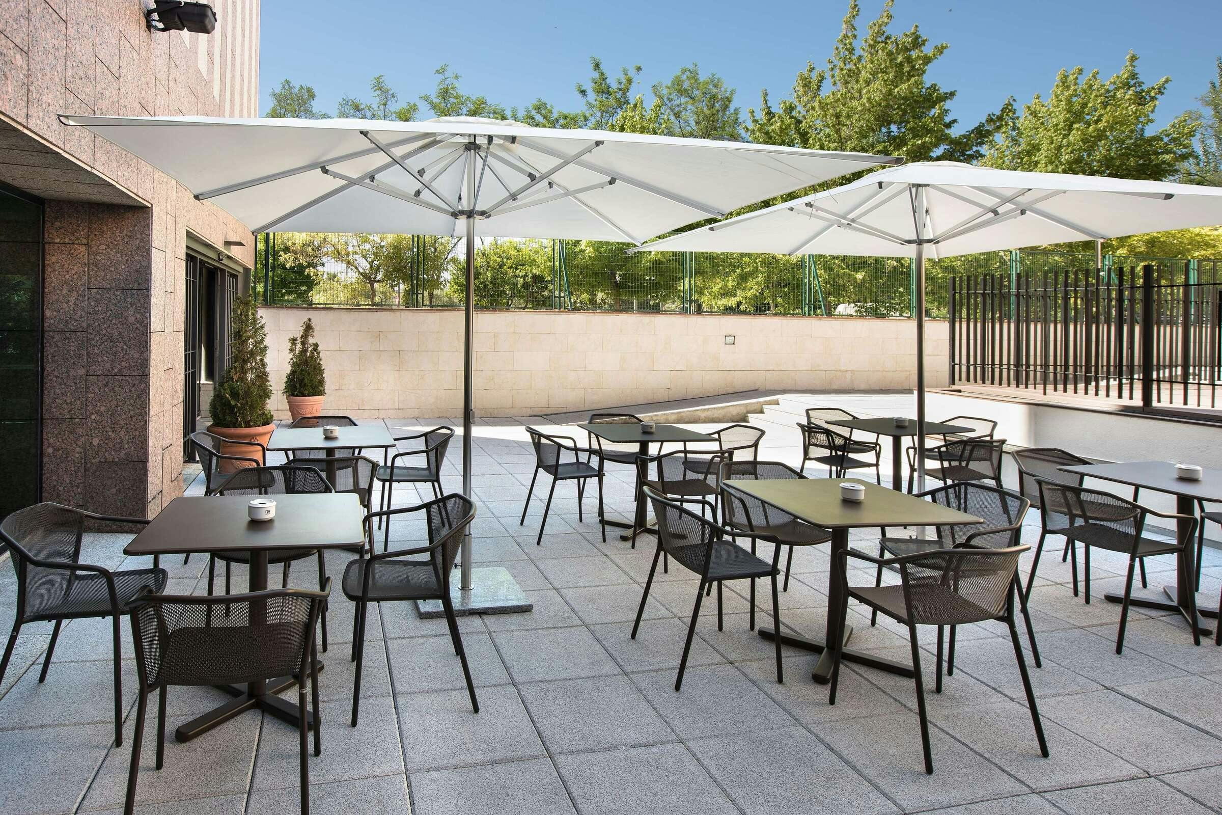 Hotel NH Madrid Barajas Airport photo 1