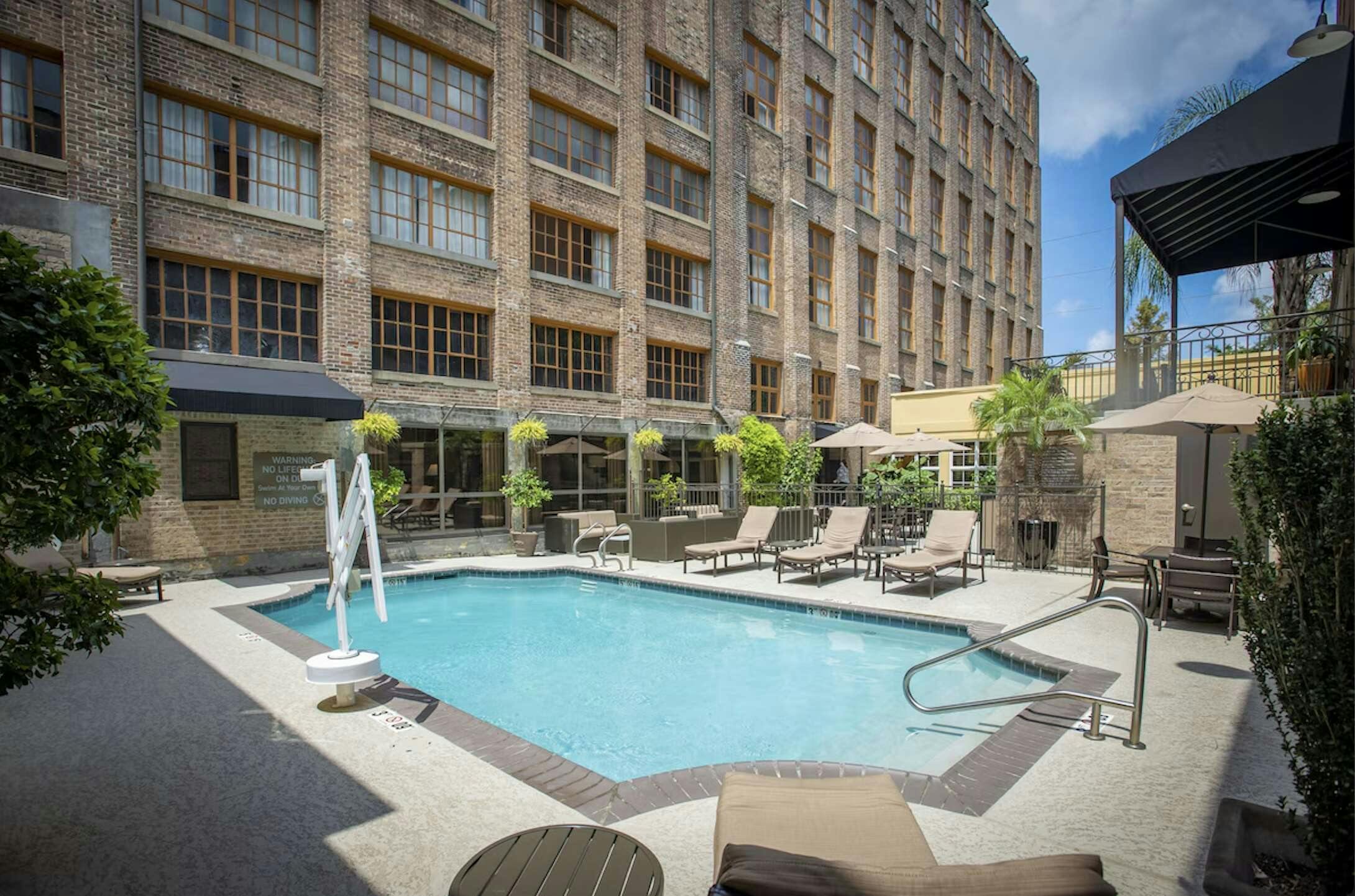 Hotel Hampton Inn And Suites New Orleans Convention Center photo 1