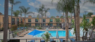 The Cove Hotel, Long Beach