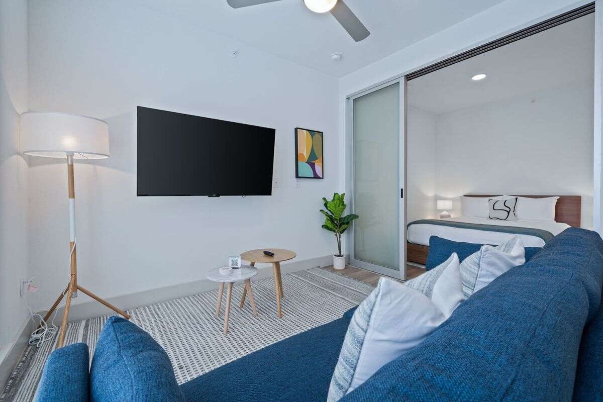 Hotel Placemakr Downtown Austin photo 2