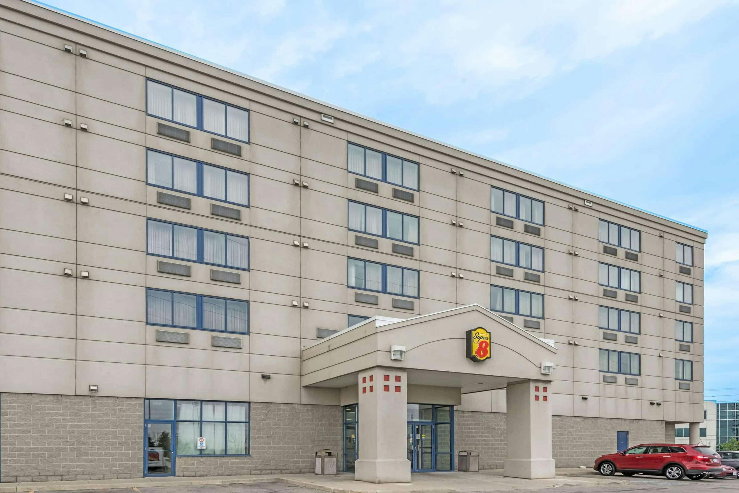 Super 8 Mississauga