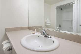 Hotel Super 8 Mississauga photo 3