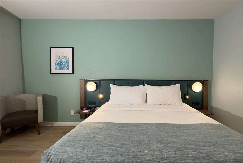 Hotel Wingate by Wyndham Farmington NM photo 4