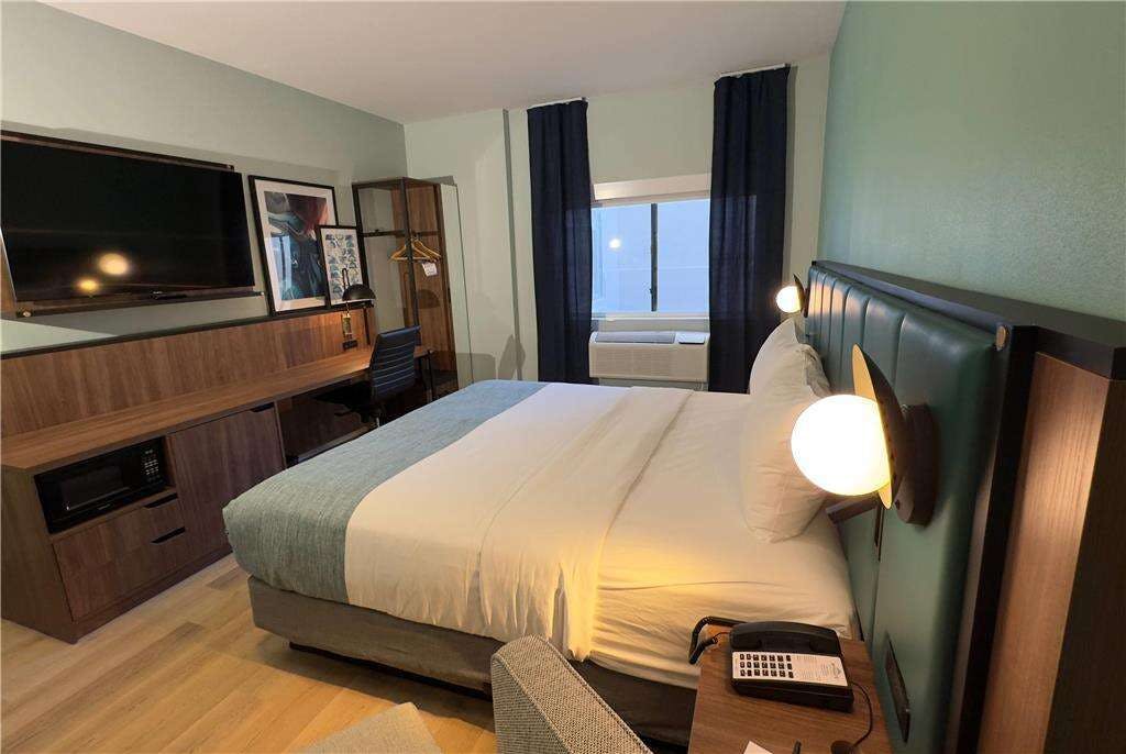 Hotel Wingate by Wyndham Farmington NM photo 3