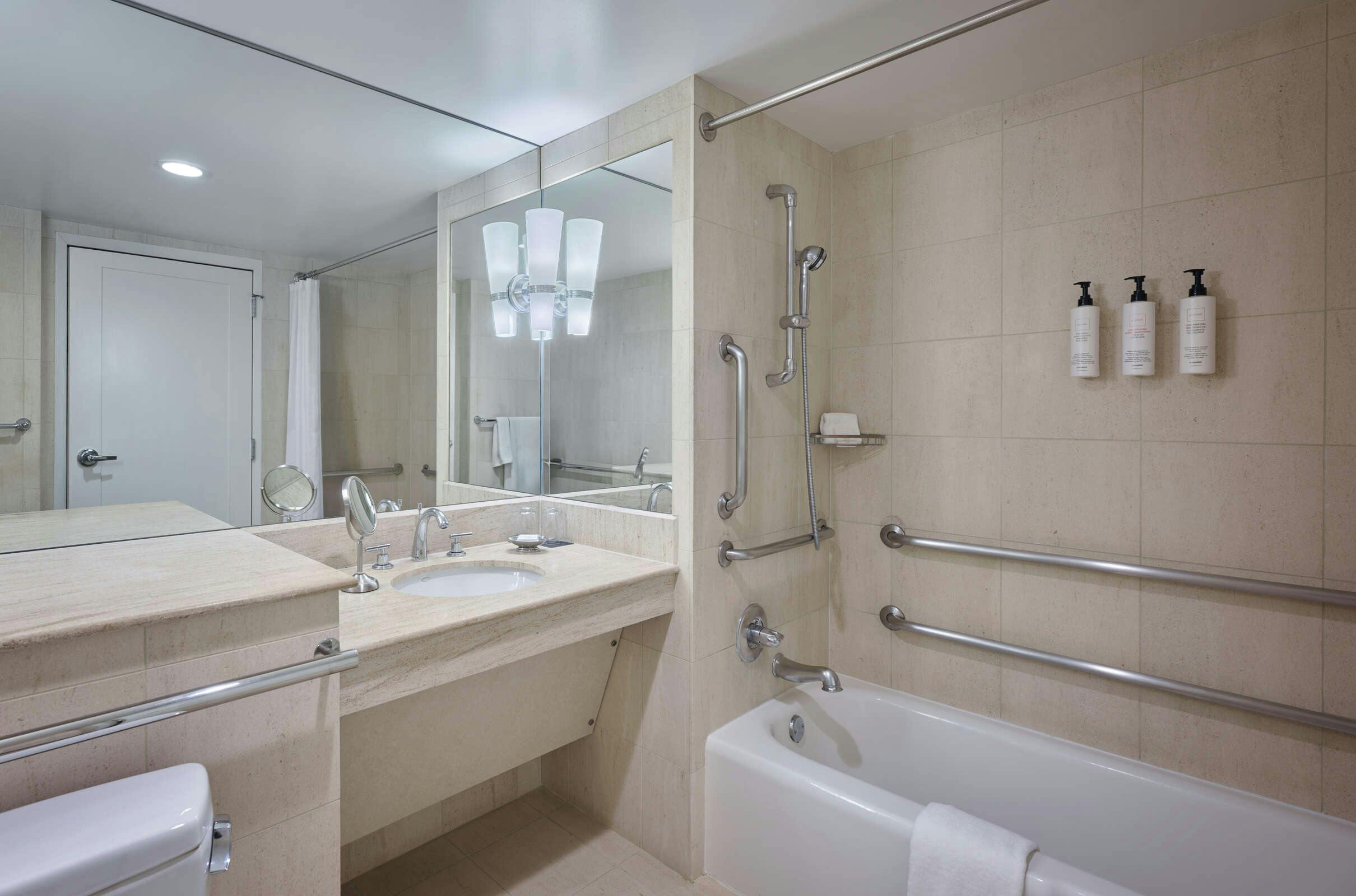 Hotel The Swissôtel Chicago photo 5