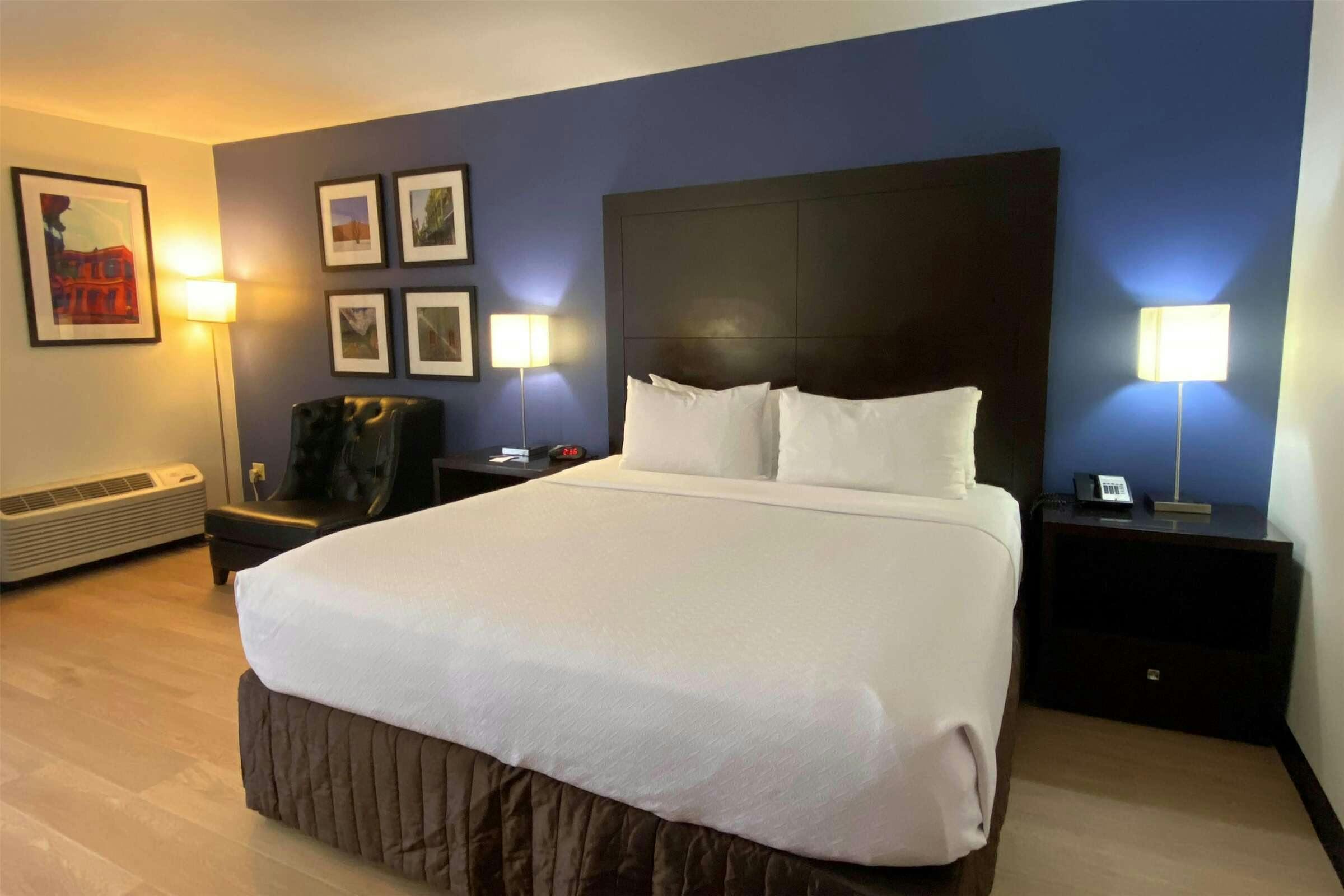 Hotel Tryp NOLA Airport photo 1