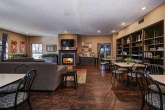 Hotel Guest Inn and Suites Midtown Medical Center photo 3