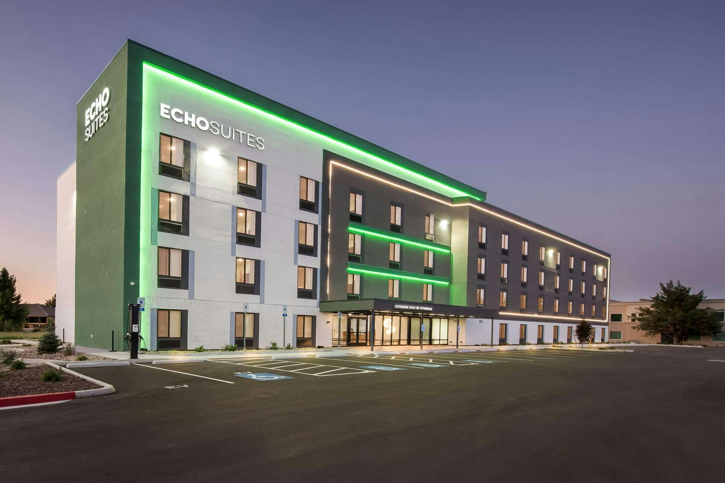 Hotel ECHO Suites Extended Stay by Wyndham Reno photo 4