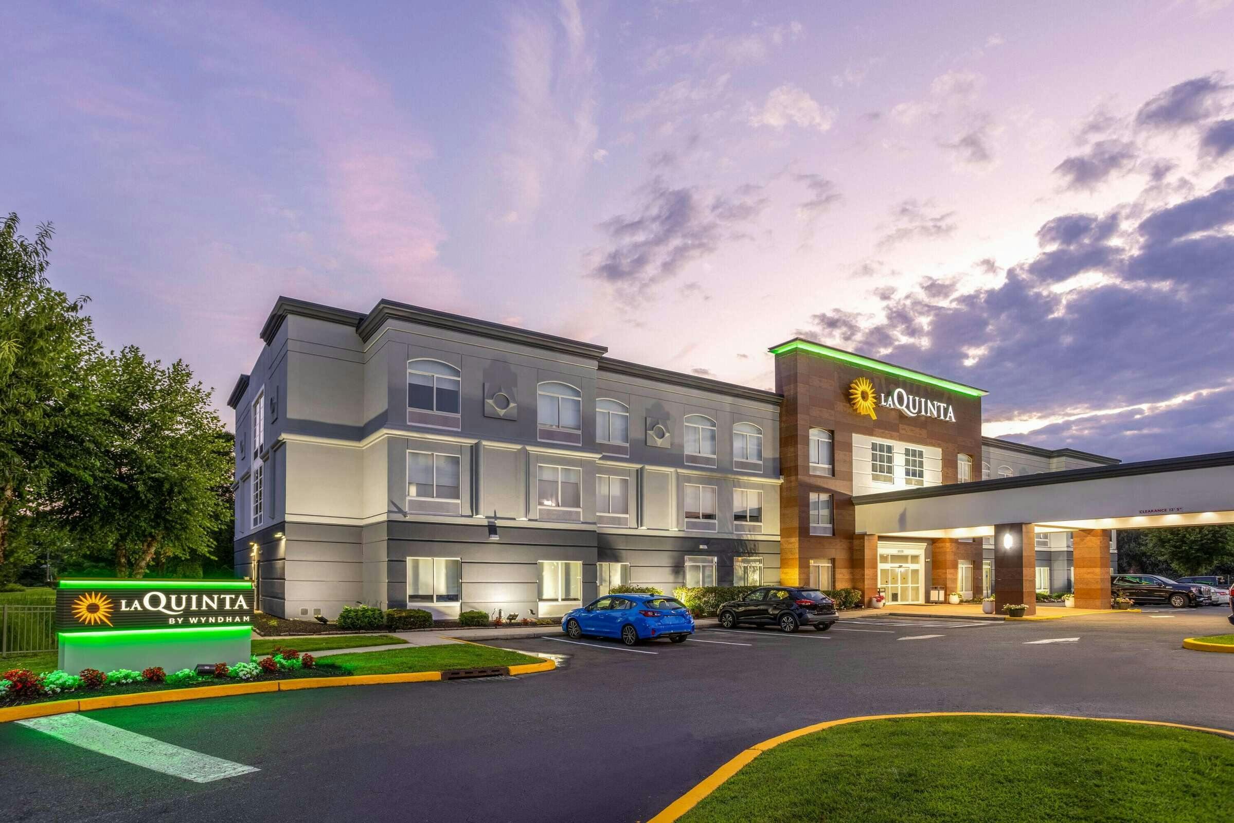 Hotel La Quinta Inn Ste Mt Laurel photo 2