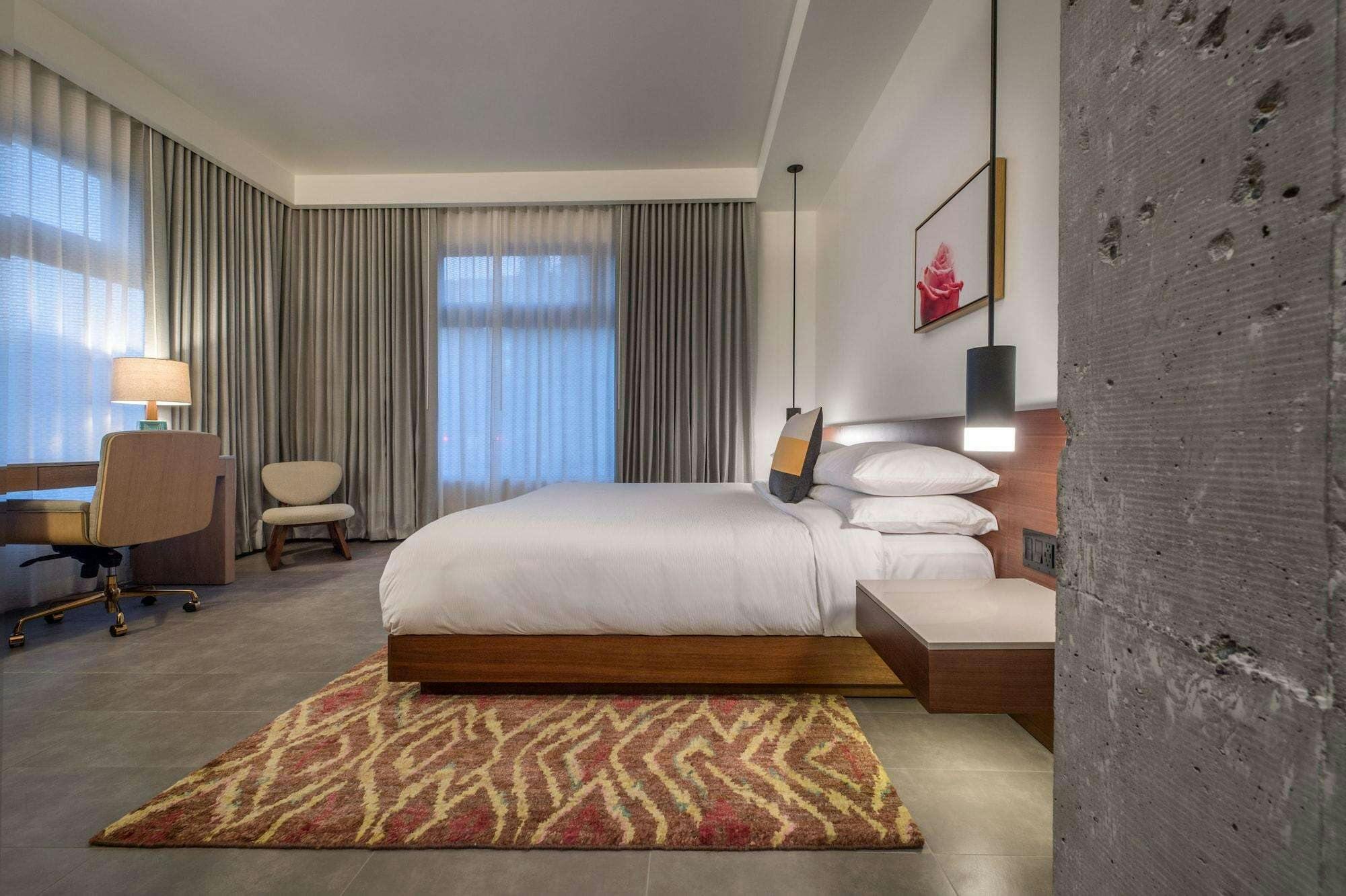 Hotel Hi-Lo Hotel, Autograph Collection photo 2