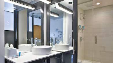 Hotel Aloft Austin Airport photo 1