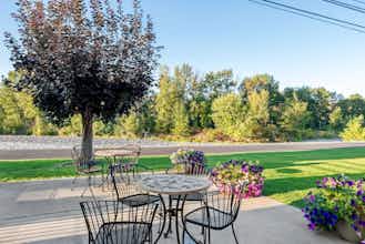Hotel Baymont Yakima Riverfront photo 4