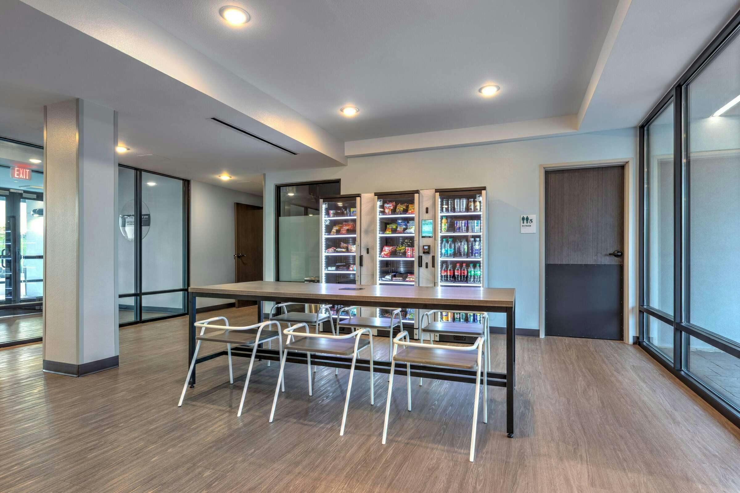 Hotel ECHO Suites Extended Stay by Wyndham Dallas Plano/Richardson photo 3