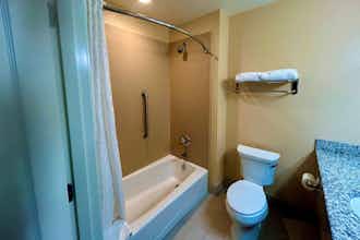 Hotel Wyndham Garden Lancaster CA photo 4