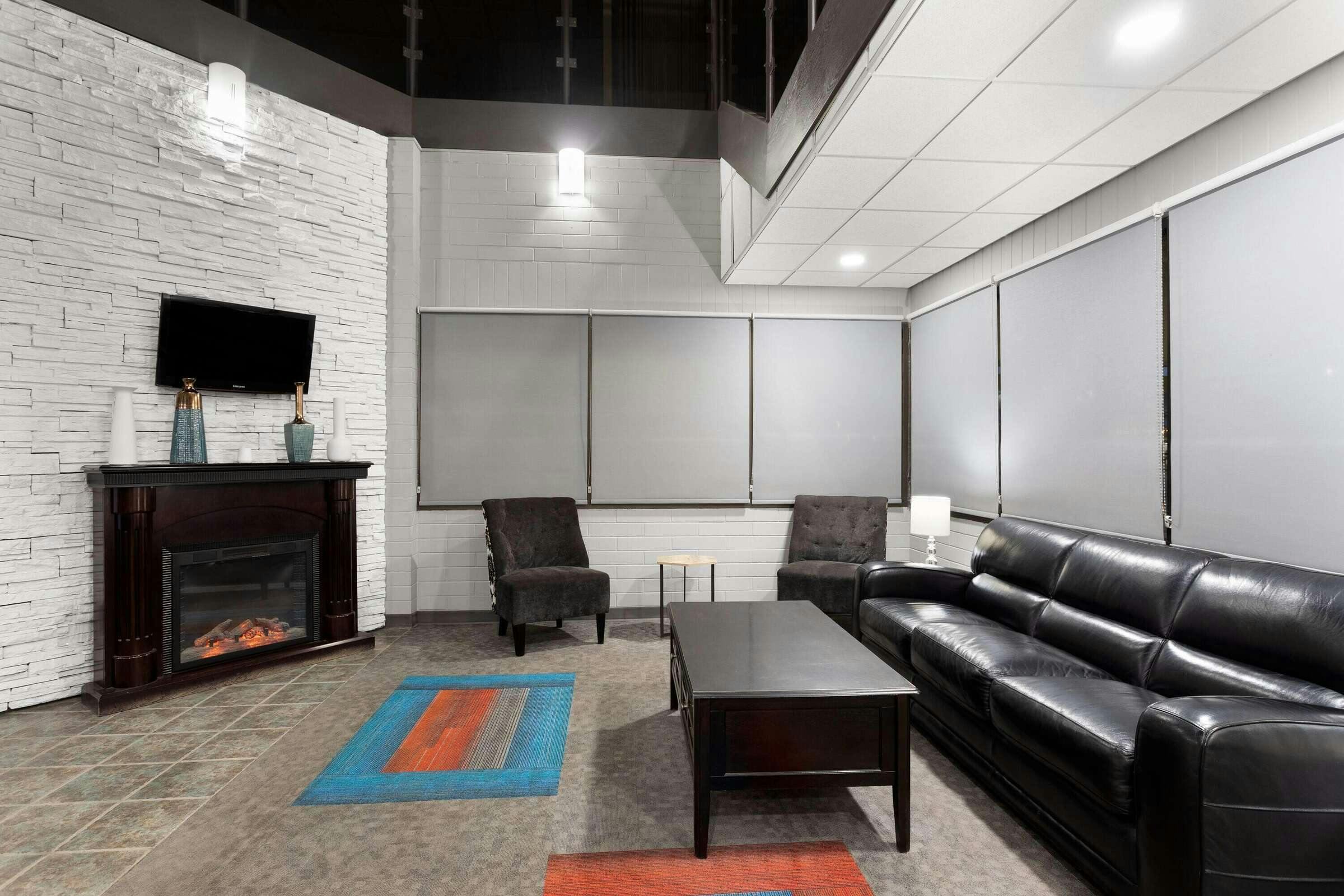 Hotel Travelodge Grande Prairie photo 4