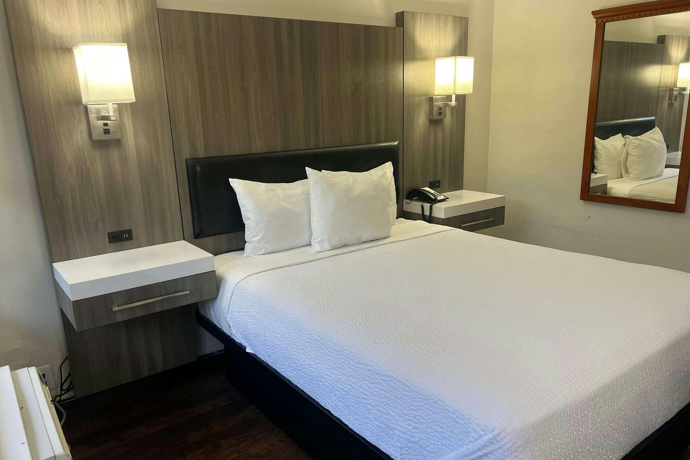 Hotel The Dylan, a Baymont by Wyndham photo 1