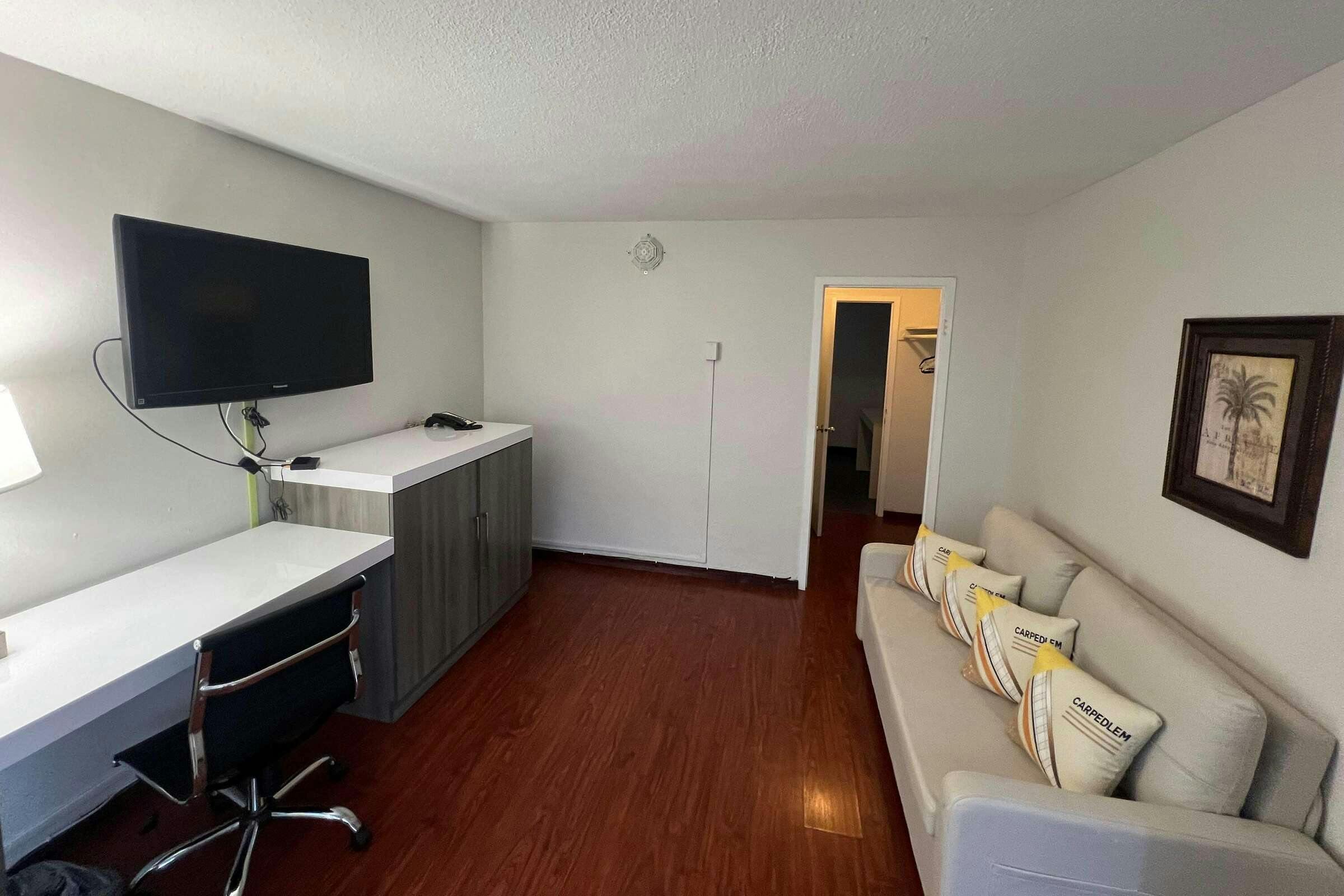 Hotel The Dylan, a Baymont by Wyndham photo 2