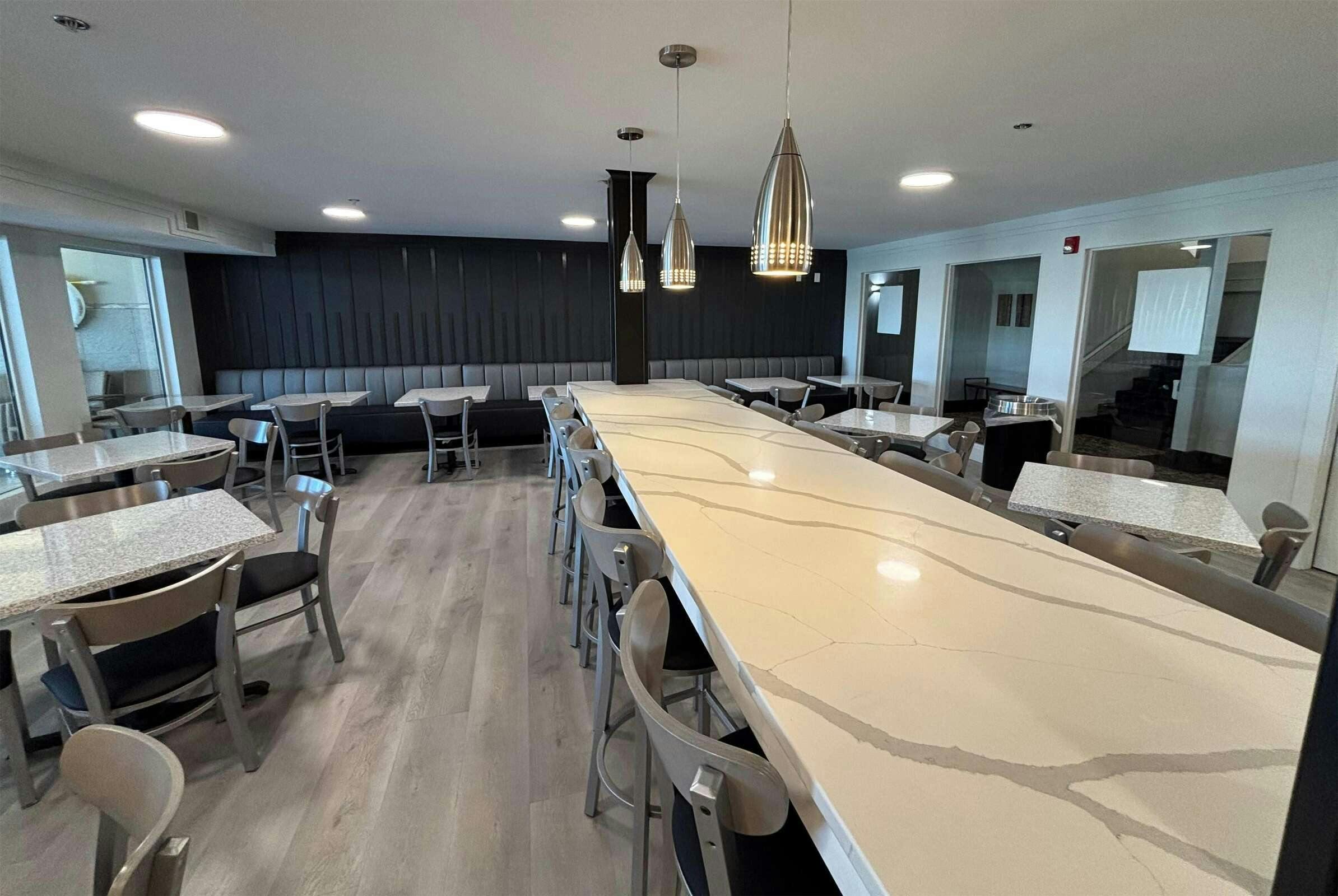 Hotel Ramada by Wyndham Springfield North photo 5