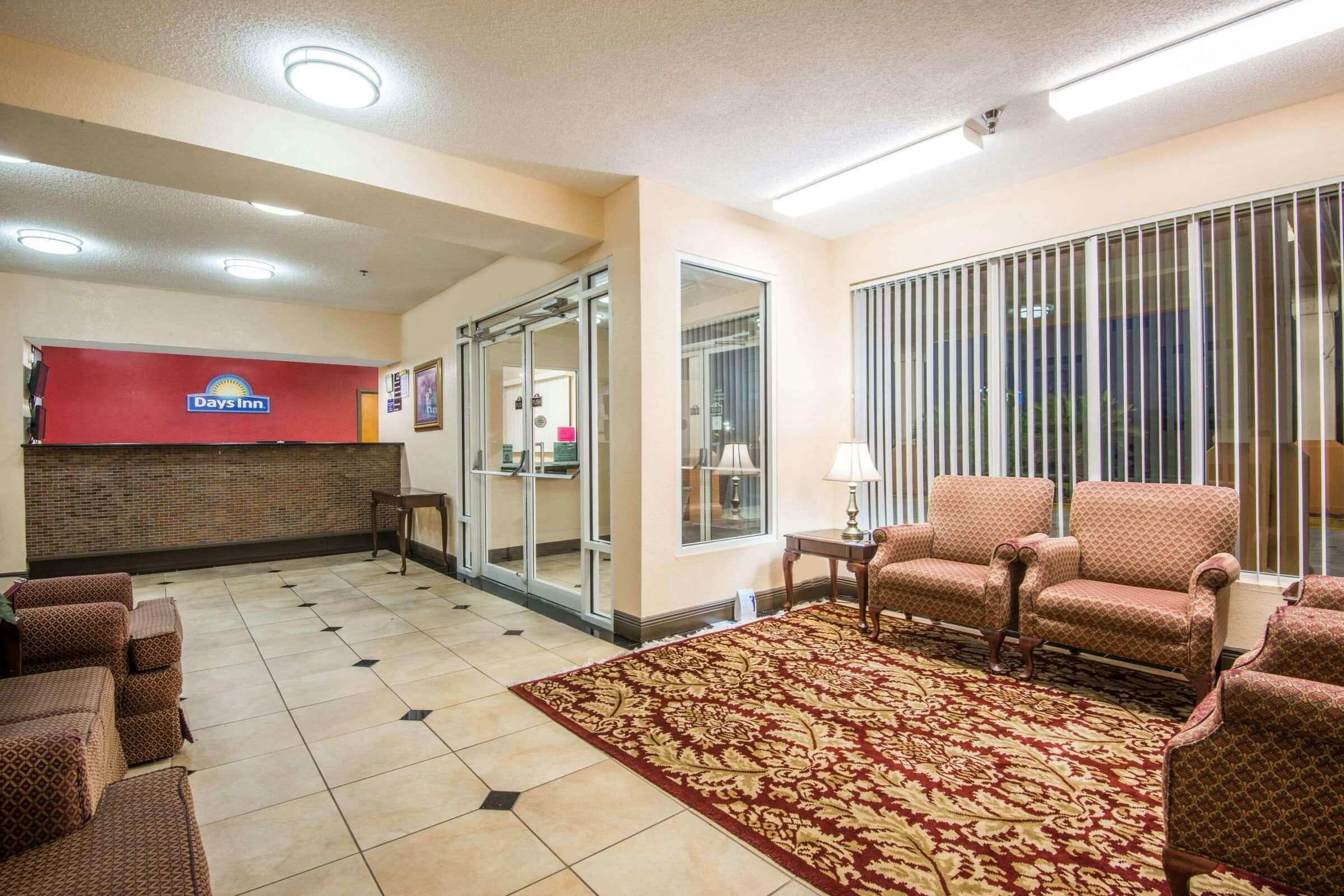 Hotel Days Inn by Wyndham Coliseum Montgomery AL photo 4