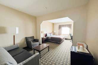Hotel Fairbridge Inn & Suites Batavia - Darien Amusement Park photo 3