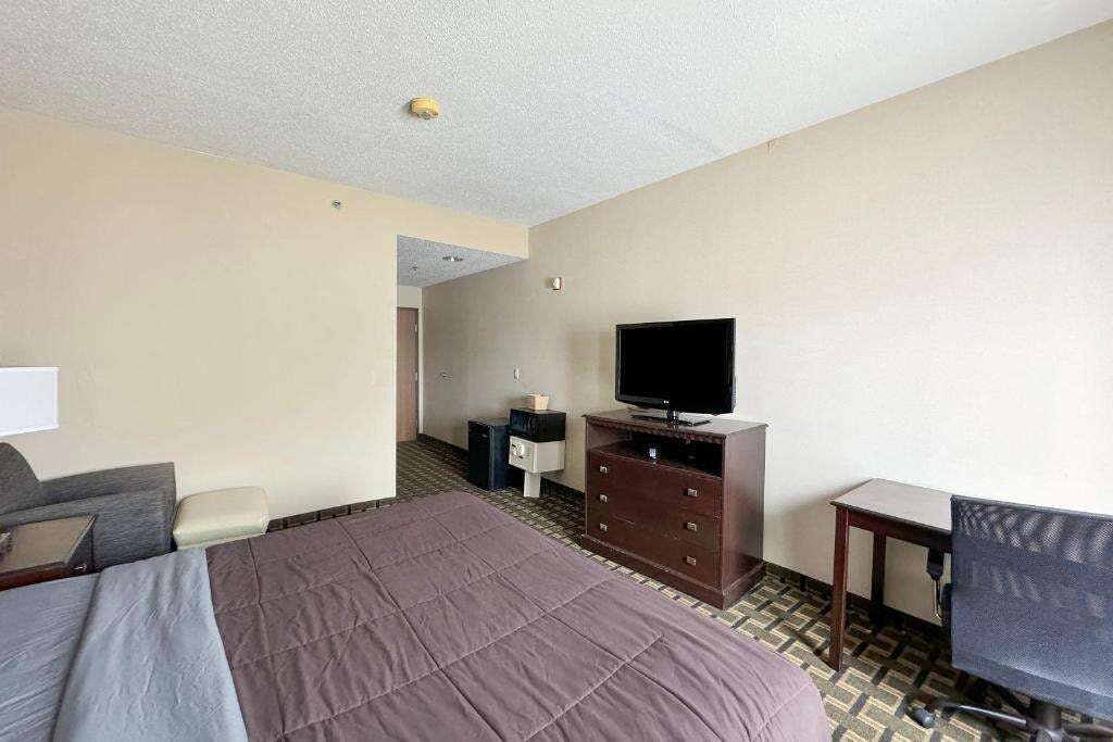 Hotel Fairbridge Inn & Suites Batavia - Darien Amusement Park photo 4
