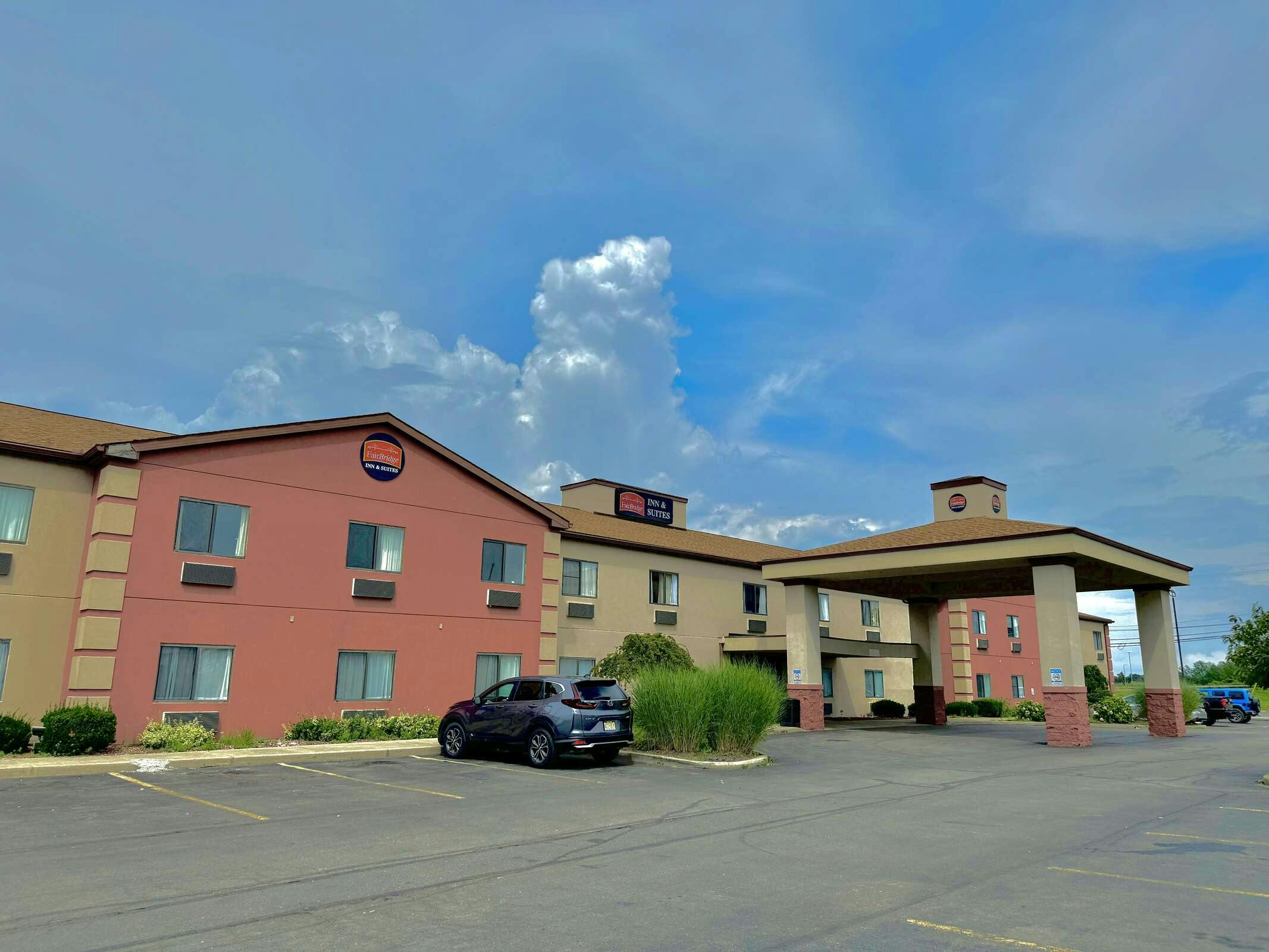 Fairbridge Inn & Suites Batavia - Darien Amusement Park