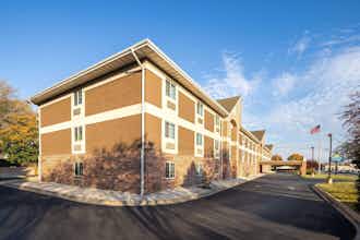 Hotel Days Inn and Suites Green Bay photo 3