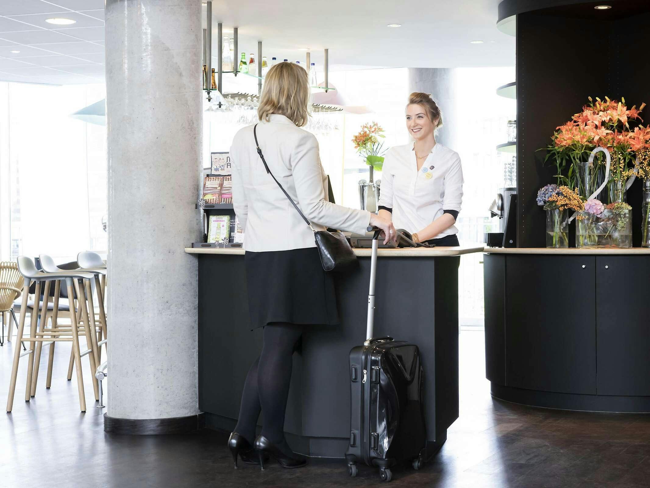 Hotel Novotel Suites Gare Lille Europe photo 3