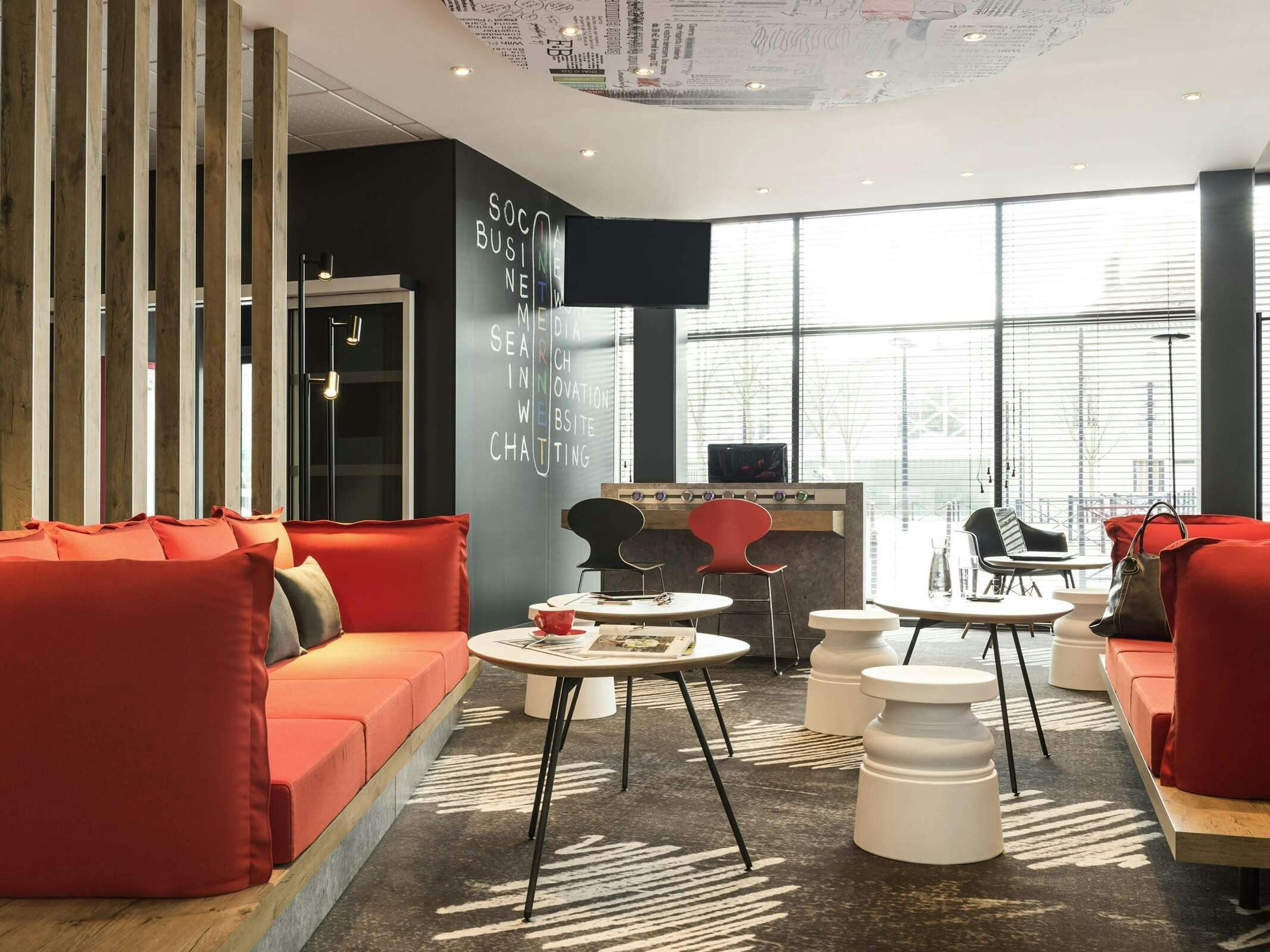 Hotel Ibis Bordeaux Centre Bastide photo 1