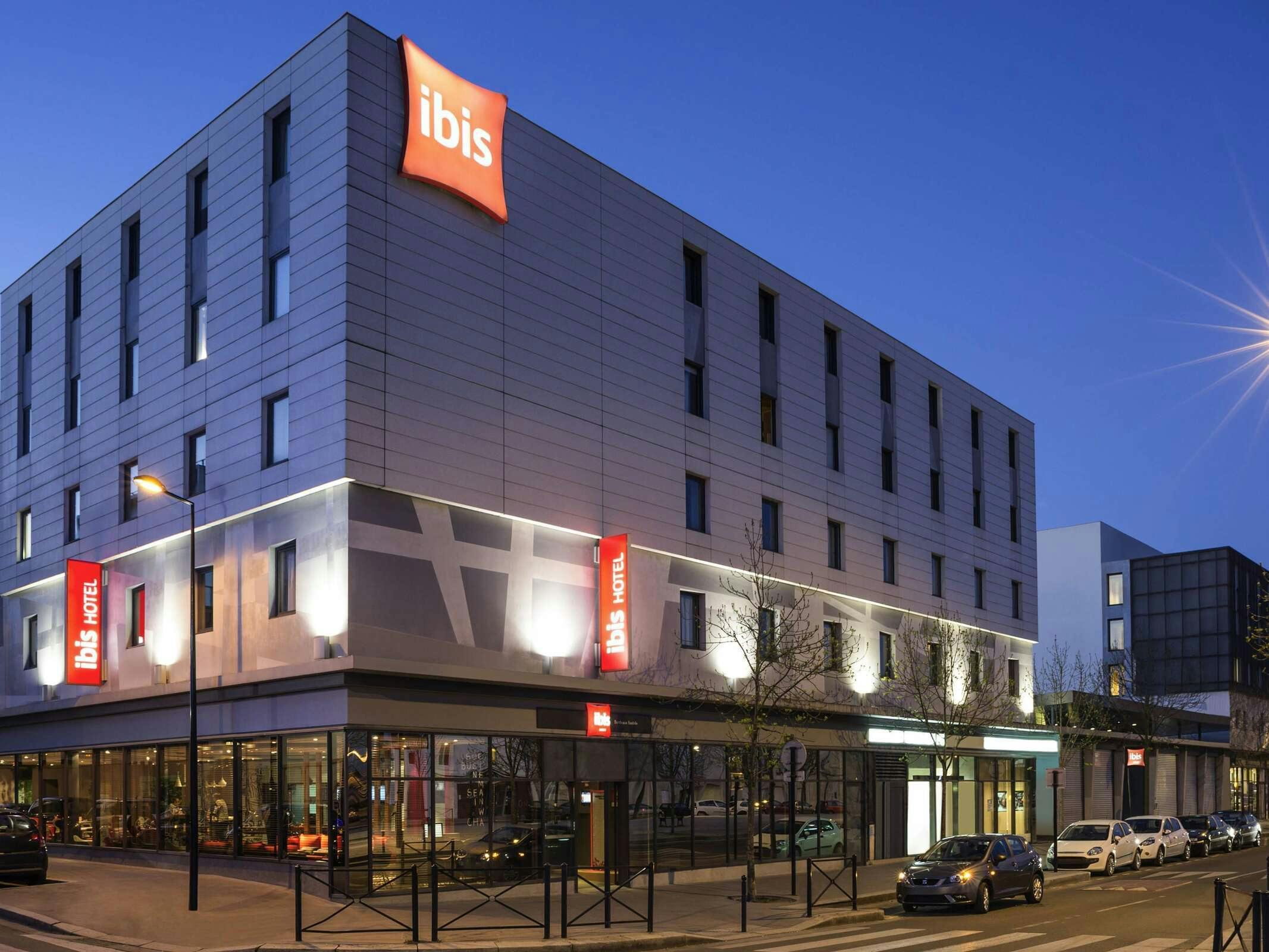 Hotel Ibis Bordeaux Centre Bastide photo 2