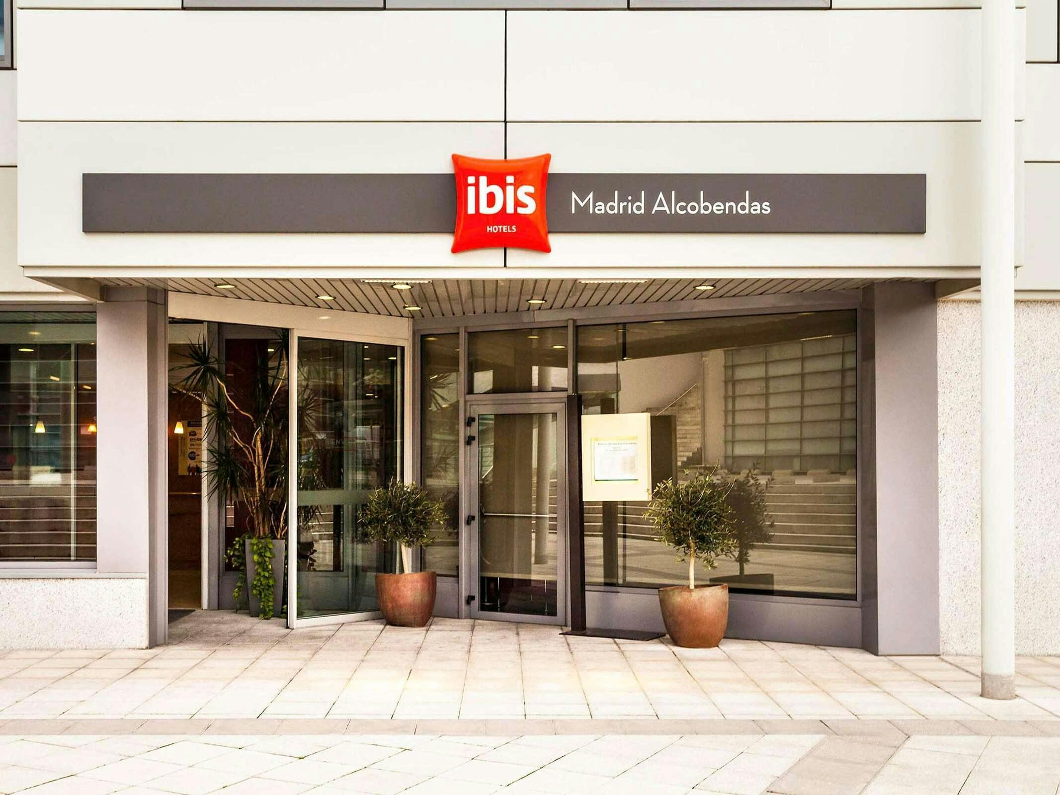 Hotel Ibis Madrid Alcobendas photo 2