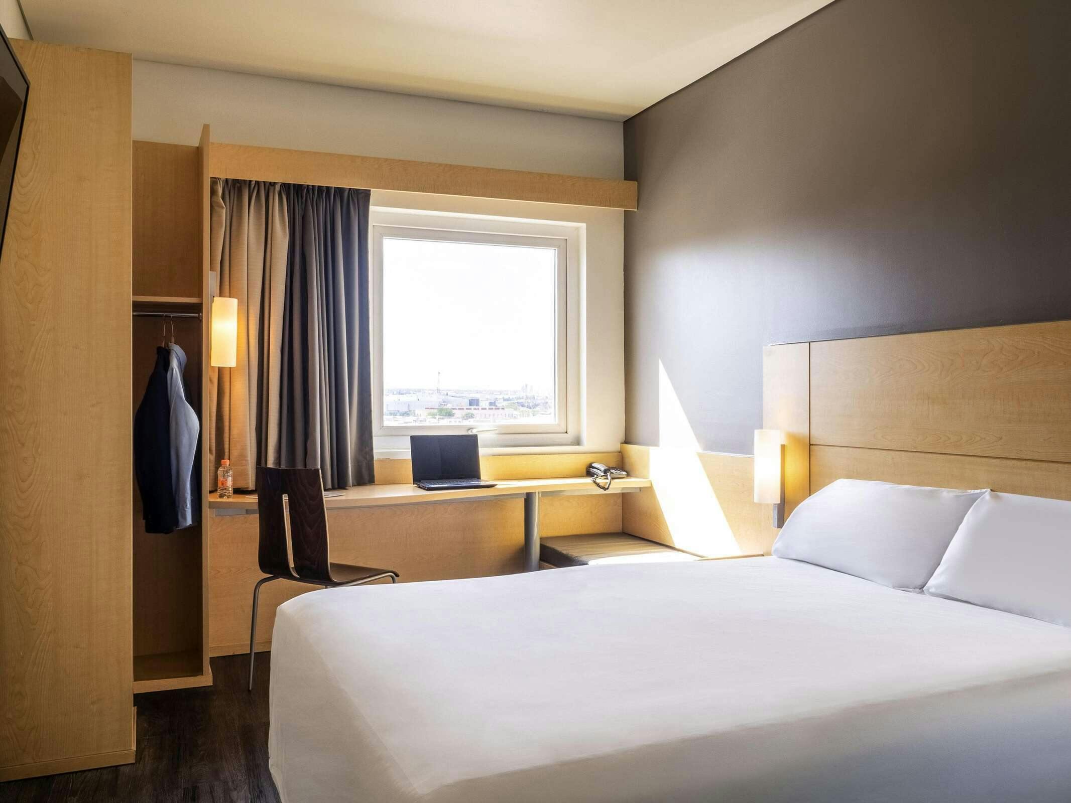 Hotel IBIS CHIHUAHUA photo 2