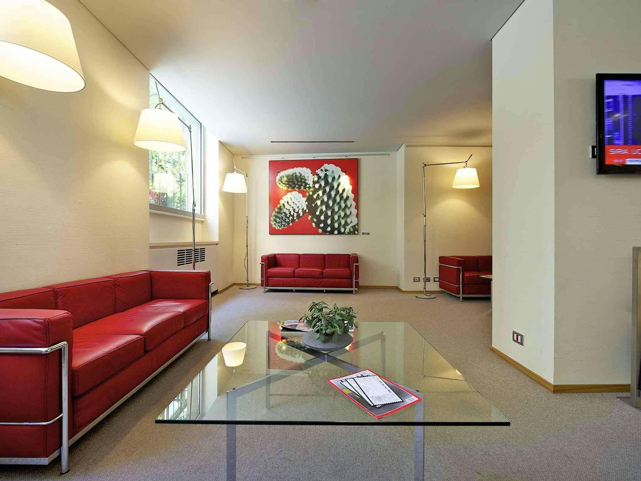 Hotel Mercure Milano Solari photo 1