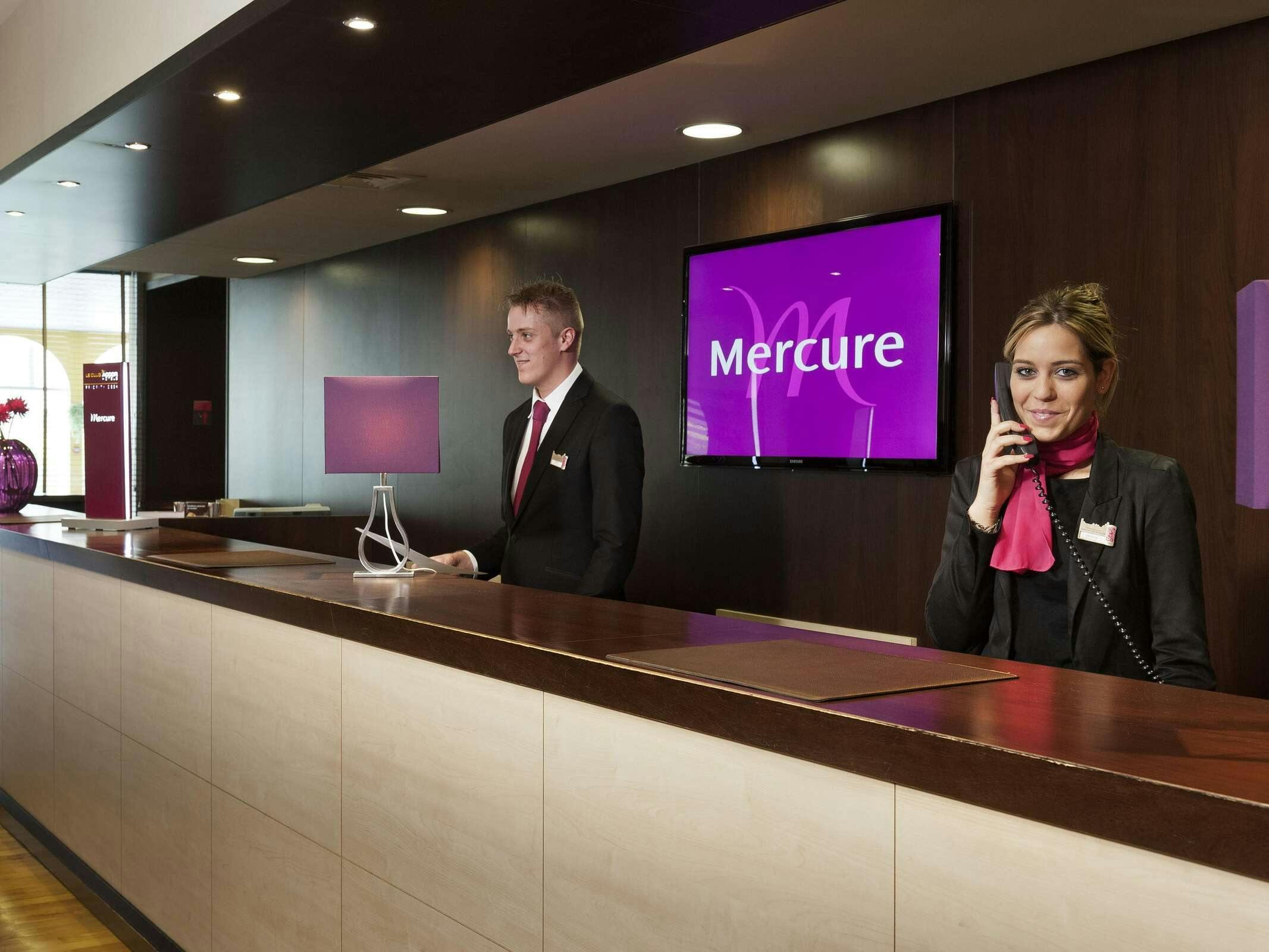 Hotel Hôtel Mercure Paris Velizy photo 2
