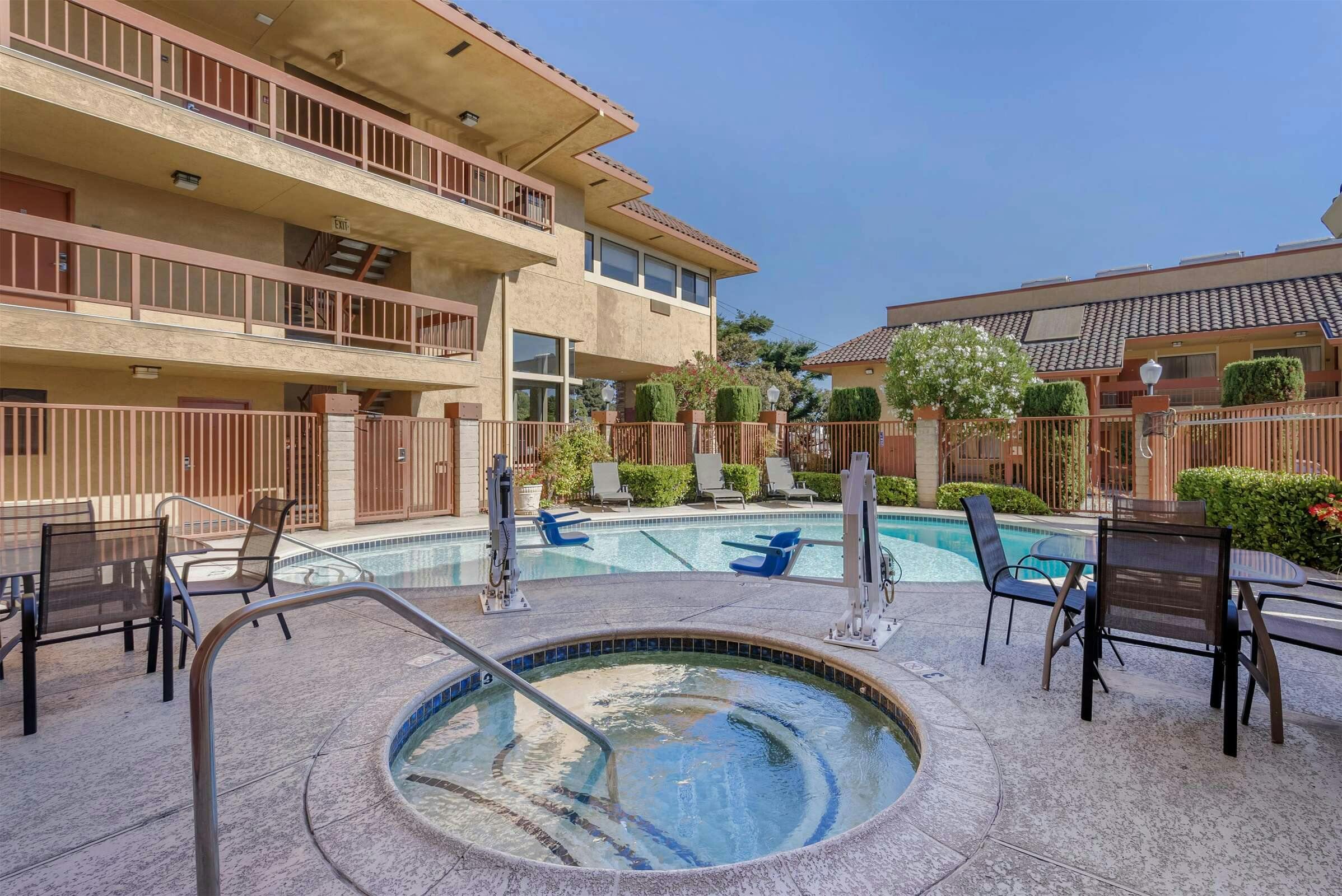 Hotel Best Western Plus Inn Of Hayward photo 1