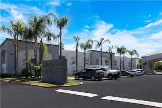 Hotel Hourglass Hotel Trademark Coll photo 1