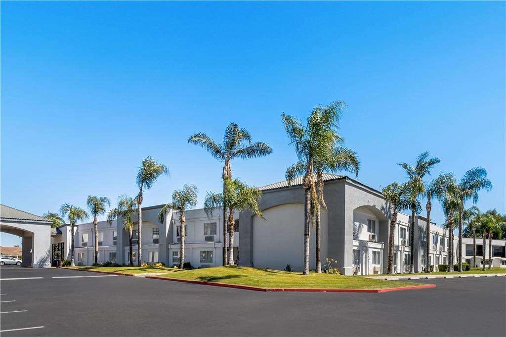 Hotel Hourglass Hotel Trademark Coll photo 2