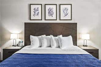 Hotel Baymont Ocala photo 2