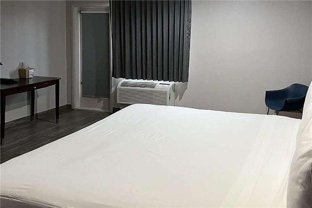 Hotel Super 8 Mesa Downtown photo 2