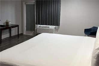 Hotel Super 8 Mesa Downtown photo 2