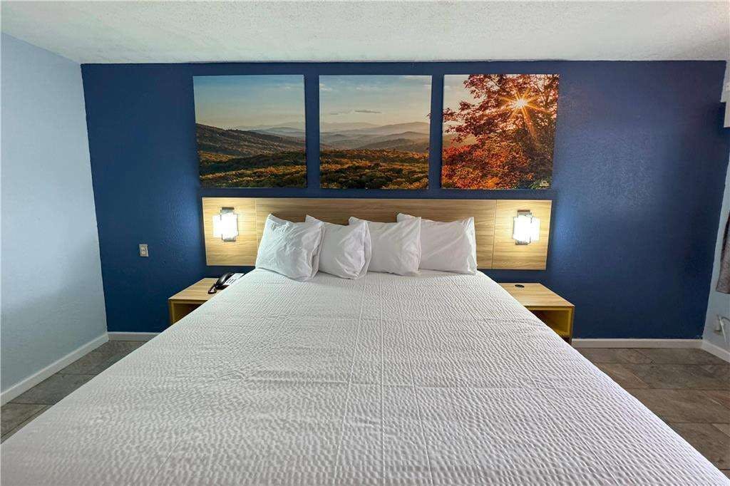 Hotel Days Inn Charlotte University photo 1