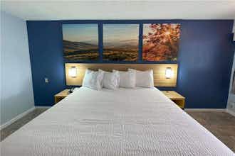 Hotel Days Inn Charlotte University photo 1