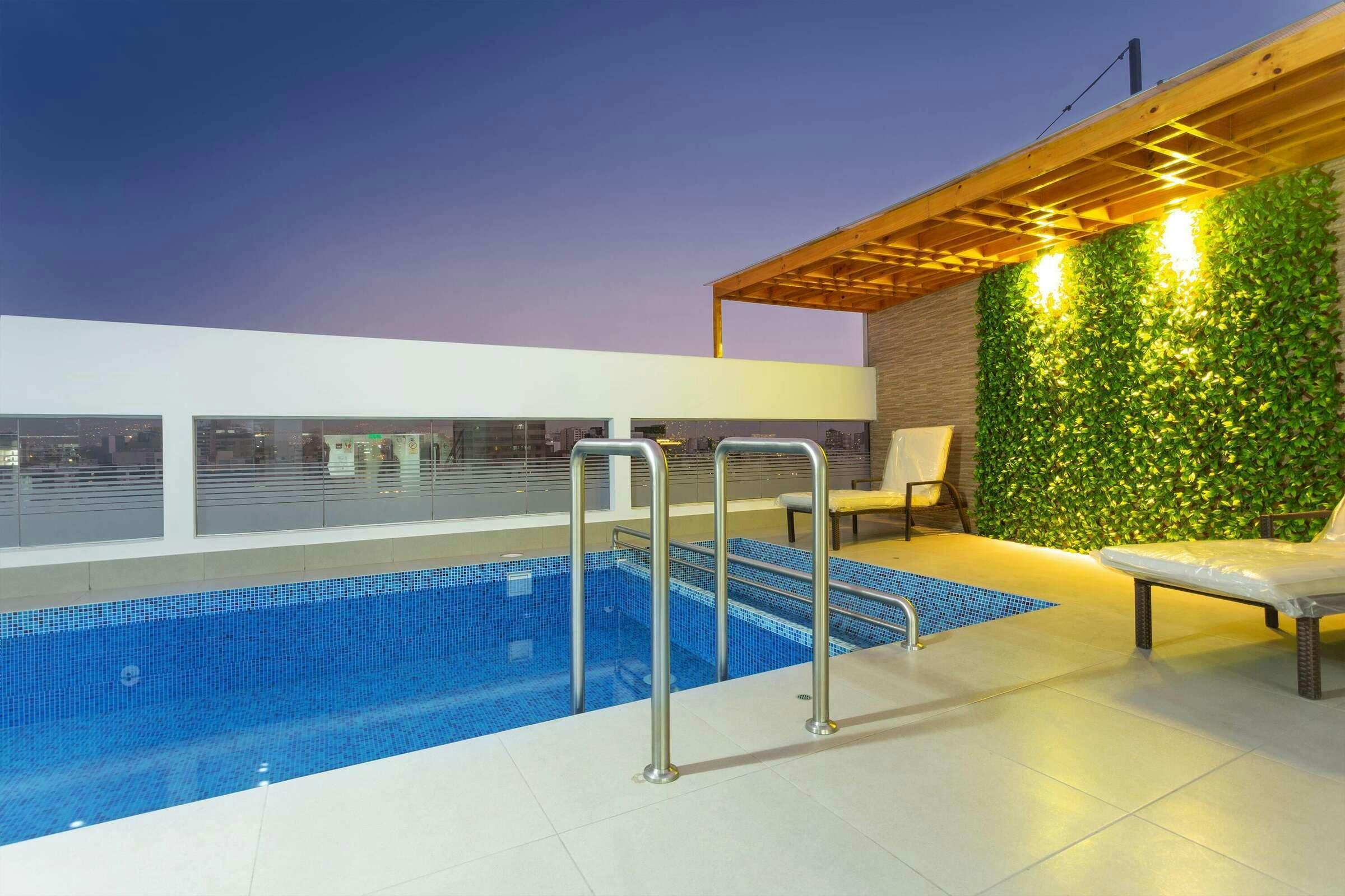 Hotel Howard Johnson Lima Miraflores photo 2