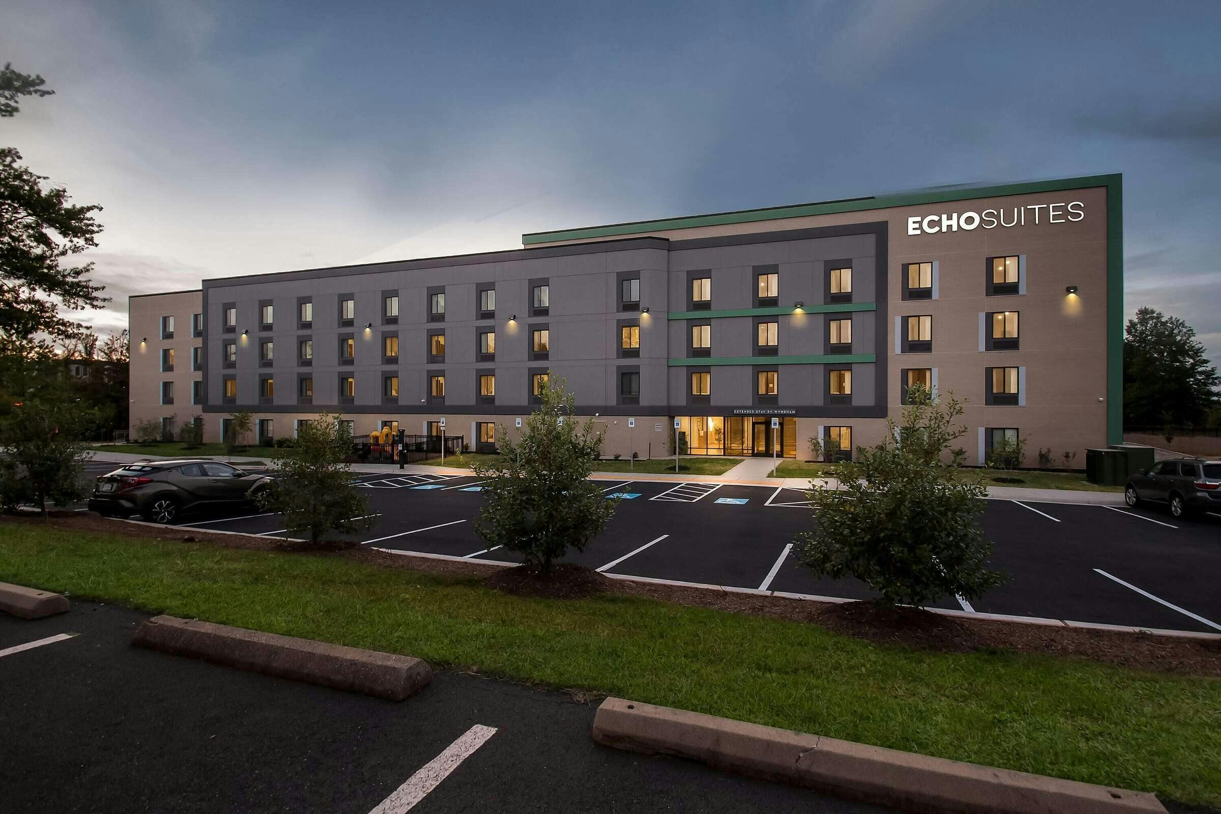 Hotel ECHO Suites Extended Stay by Wyndham Sterling photo 3