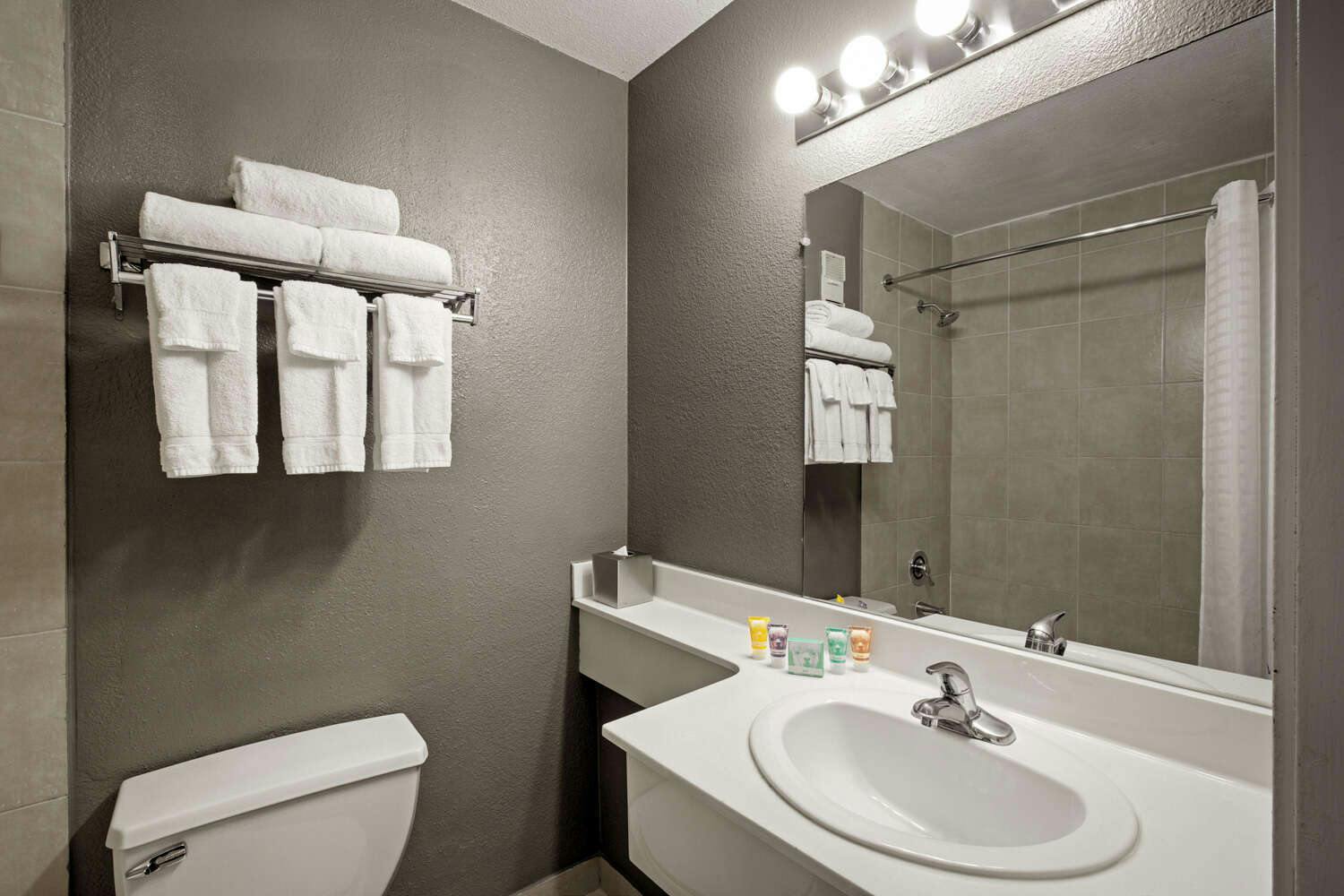 Hotel Oasis at Gold Spike photo 4