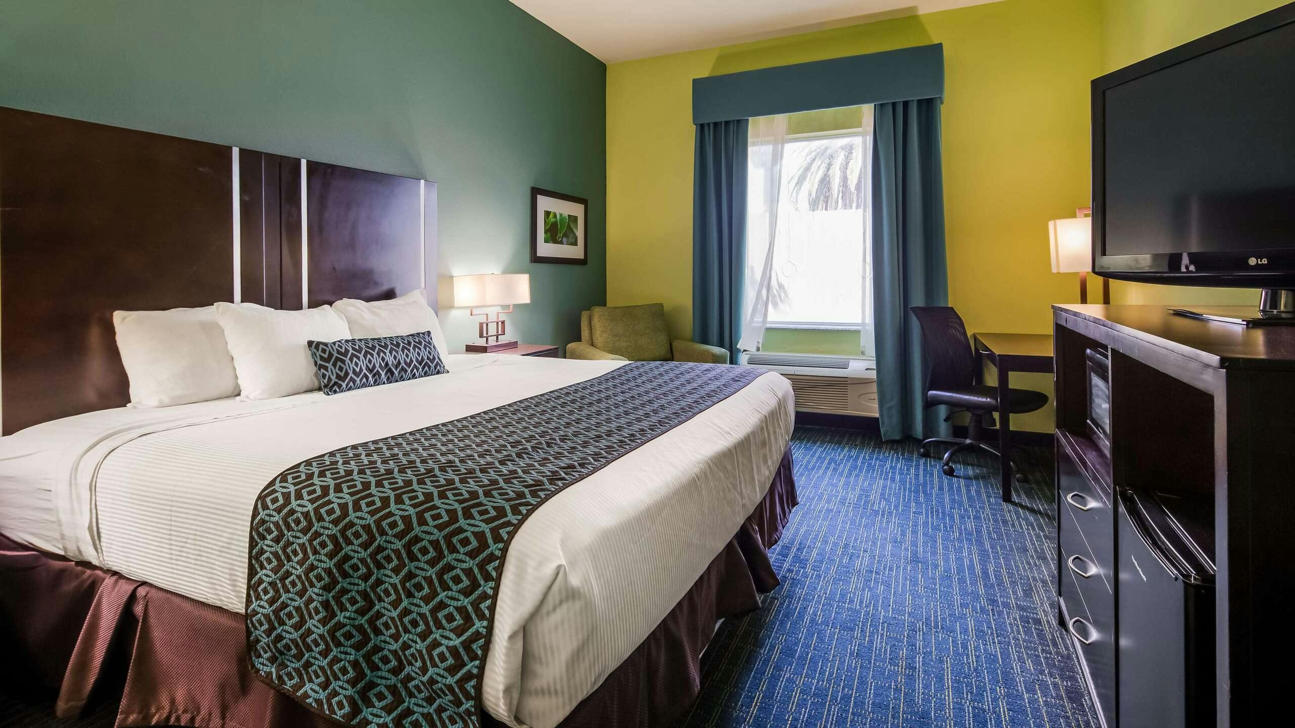 Hotel Best Western Plus Carrizo Springs Inn & Suites photo 1