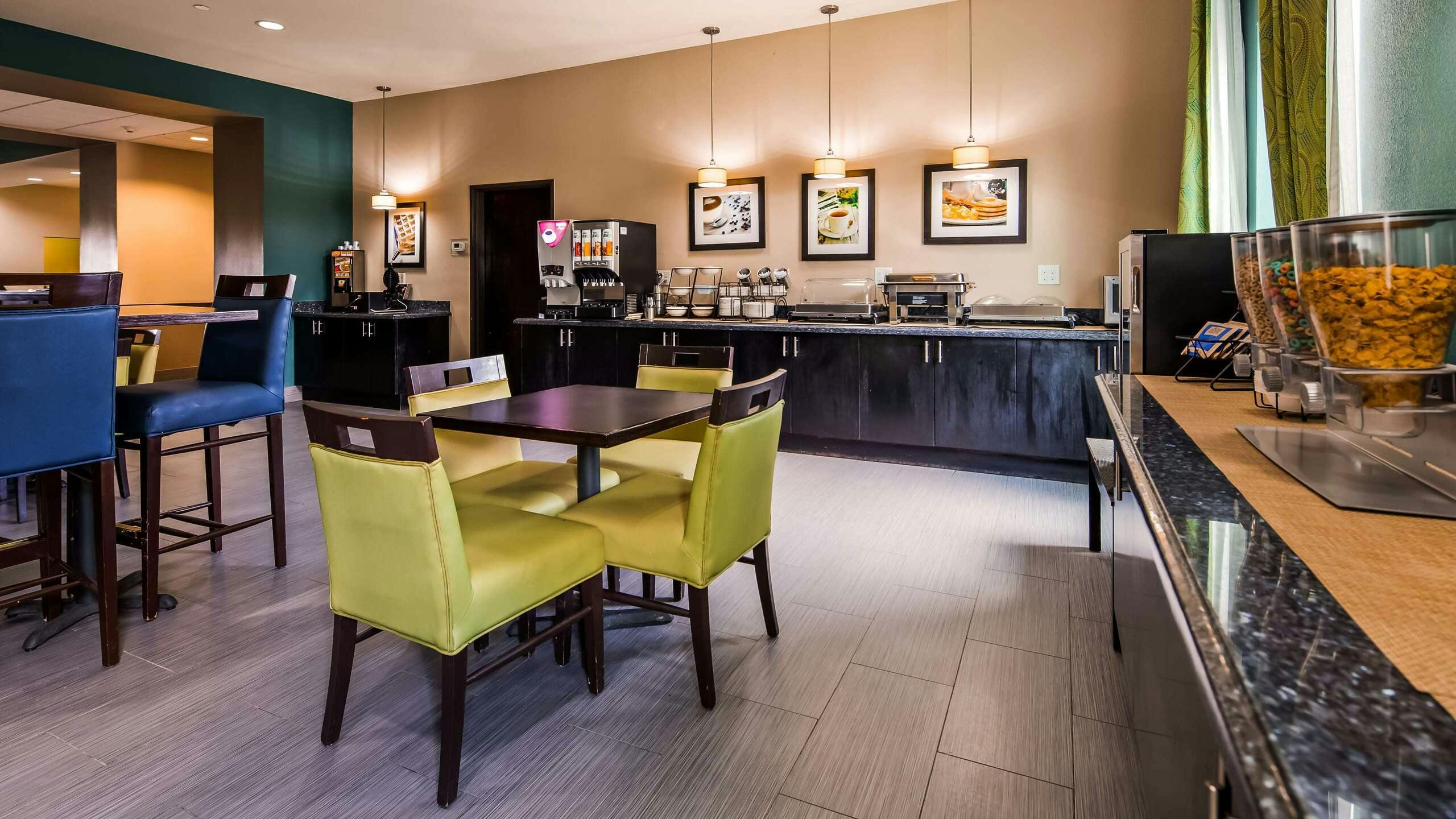 Hotel Best Western Plus Carrizo Springs Inn & Suites photo 3