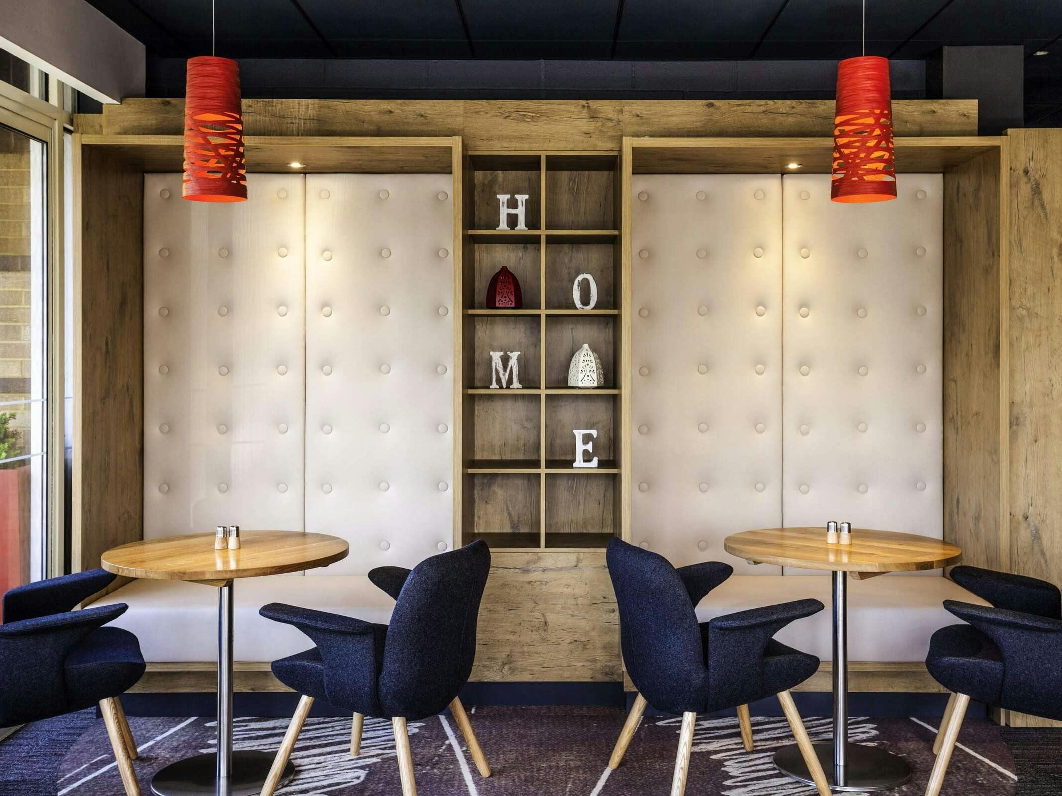 Hotel Ibis London Barking photo 3