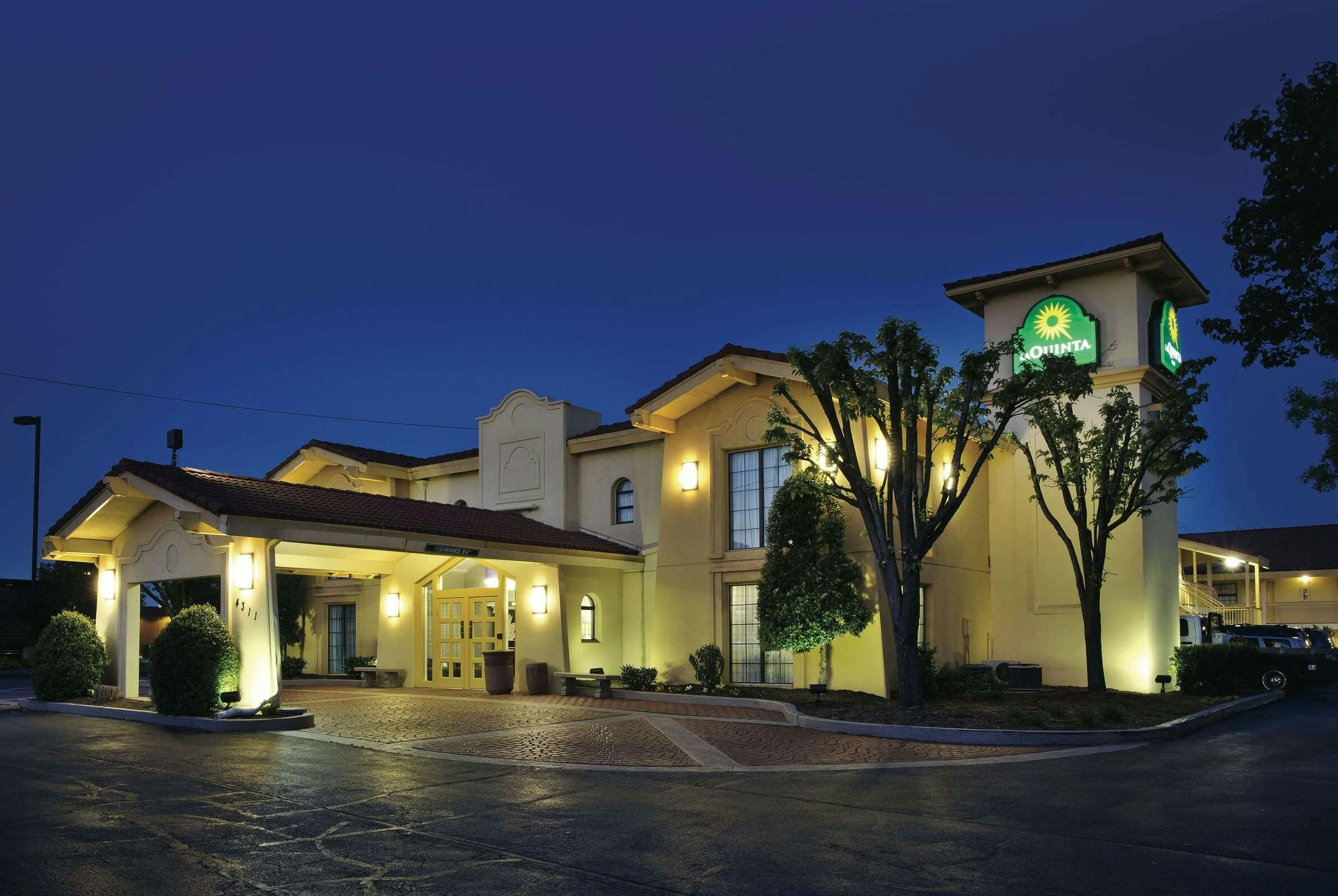 Hotel La Quinta Inn by Wyndham Nashville South photo 2